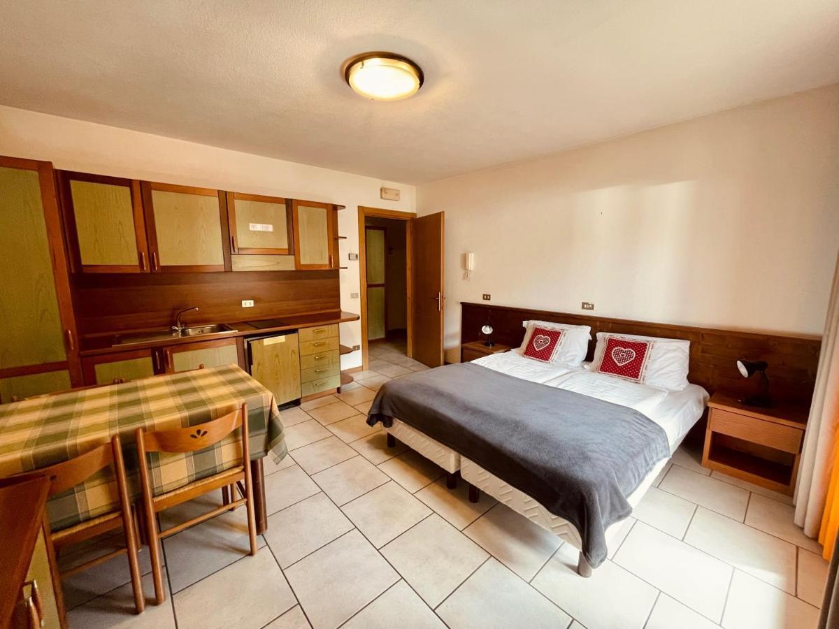 Elga Residence - Relax In Alta Valtellina - Bormio ヴァルディソット エクステリア 写真